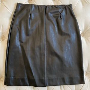 ARITZIA Black faux Leather mini Skirt sz XS